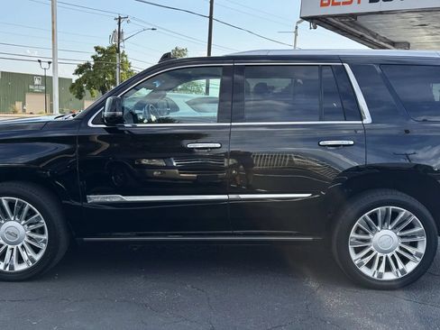 Used 2018 Cadillac Escalade Platinum AWD/4WD image 4