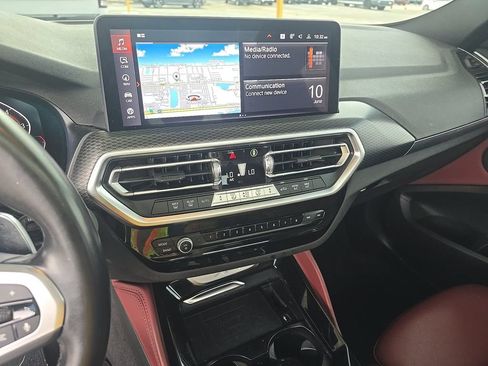 Used 2023 BMW X4 xDrive30i w/ M Sport Package AWD/4WD image 3