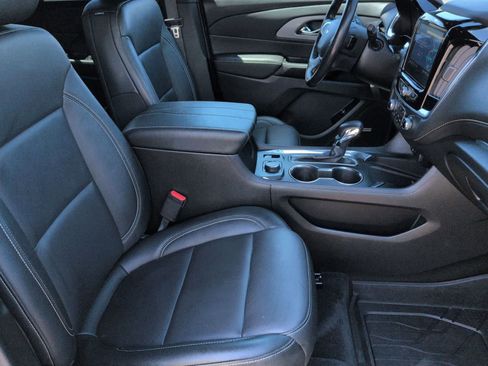 Used 2022 Chevrolet Traverse LT w/ LT Premium Package AWD/4WD image 18