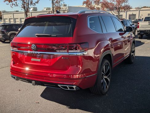 Used 2025 Volkswagen Atlas SEL Premium R-Line image 9