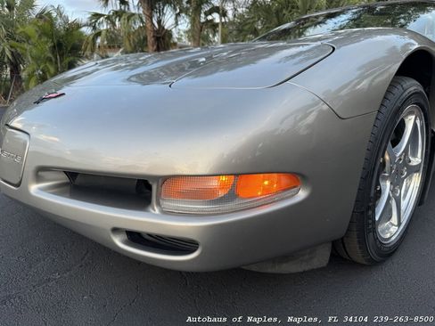 Used 2000 Chevrolet Corvette Convertible w/ Performance Handling Pkg RWD image 10