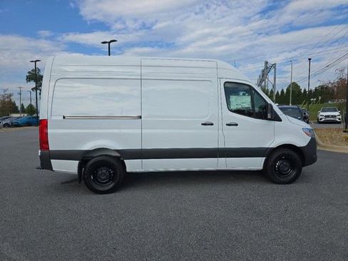 Used 2026 Mercedes-Benz Sprinter 2500 image 2