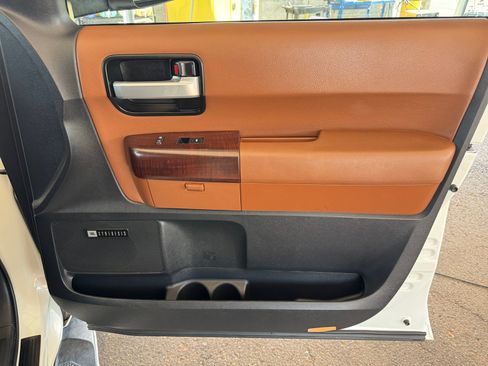 Used 2015 Toyota Sequoia Platinum AWD/4WD image 34