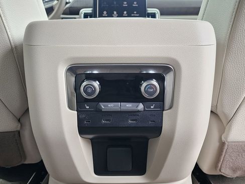 New 2026 GMC Yukon Denali w/ Denali Reserve Package AWD/4WD image 57