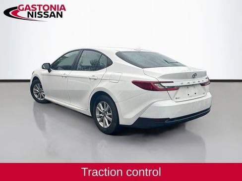 Used 2025 Toyota Camry LE image 5