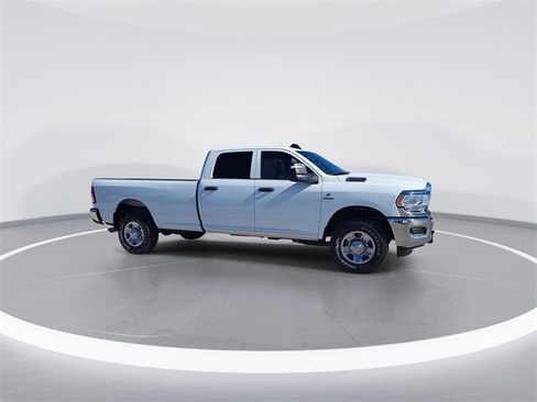 Used 2024 RAM 2500 Tradesman w/ Chrome Appearance Group image 9