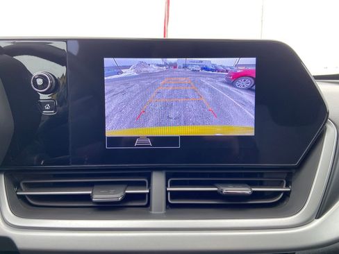 Used 2024 Chevrolet Trax RS w/ Sunroof Package image 28