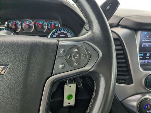 Used 2017 Chevrolet Suburban LT image 15