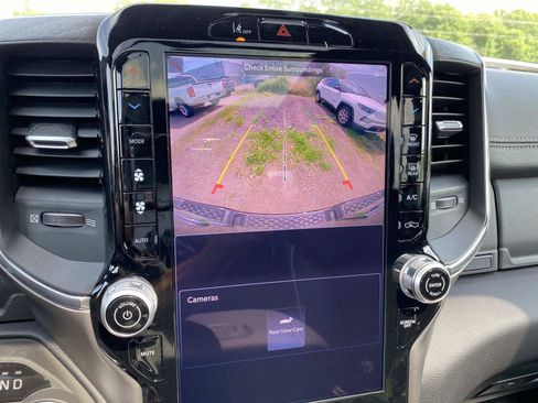 New 2026 RAM 1500 Laramie AWD/4WD image 12