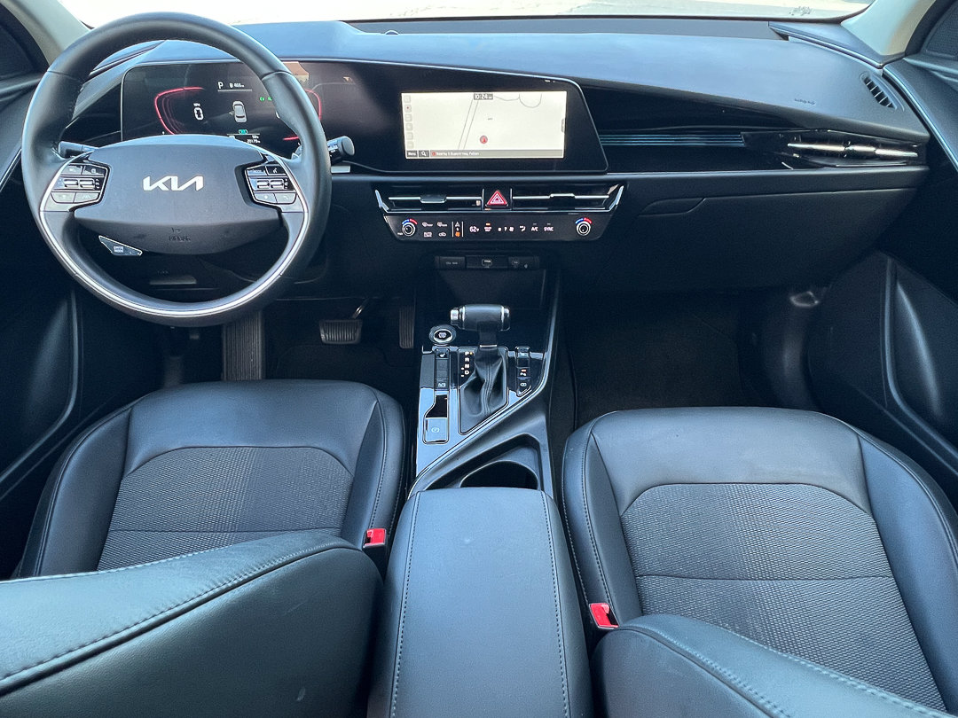 Used 2025 Kia Niro EX FWD image 30