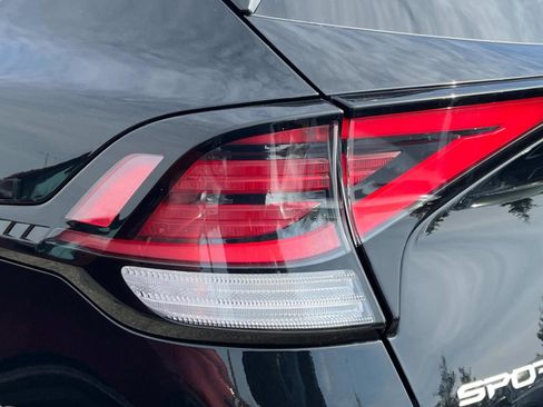 New 2025 Kia Sportage SX FWD image 9