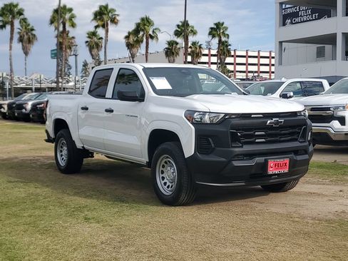 Used 2026 Chevrolet Colorado W/T RWD image 3