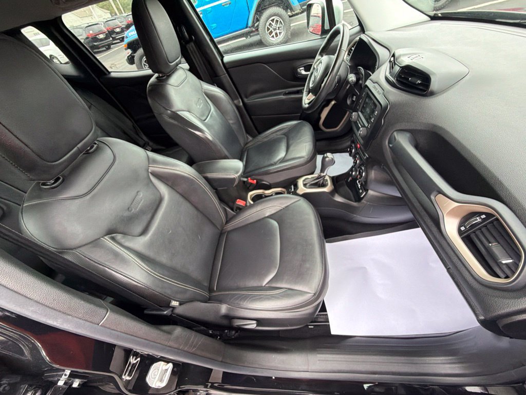 Used 2015 Jeep Renegade Limited AWD/4WD image 36