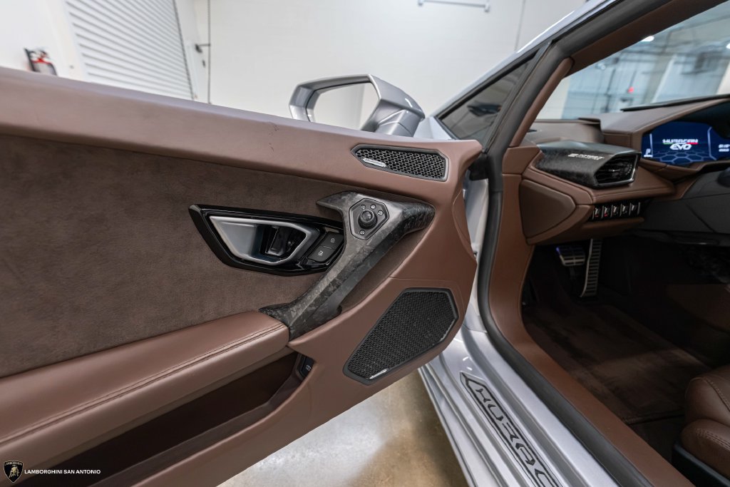 Used 2020 Lamborghini Huracan EVO AWD/4WD image 37