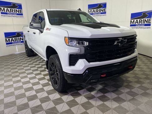 Used 2025 Chevrolet Silverado 1500 LT Trail Boss w/ Convenience Package II AWD/4WD image 1