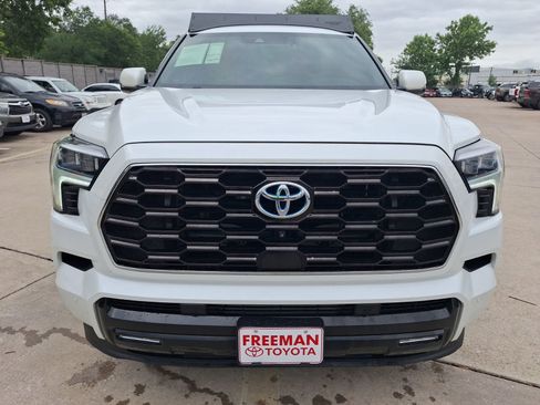 Used 2023 Toyota Sequoia Platinum AWD/4WD image 9