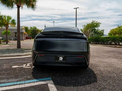 Used 2026 Tesla Model Y 2WD image 8