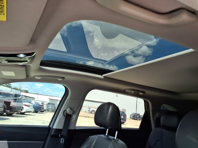 Used 2022 Kia Sorento S w/ Panoramic Sunroof Package AWD/4WD image 13
