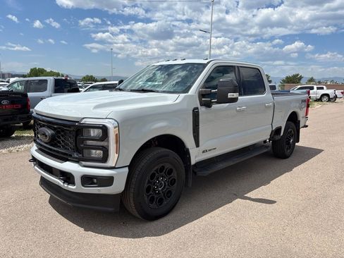 Used 2025 Ford F350 Lariat w/ Lariat Ultimate Package AWD/4WD image 2