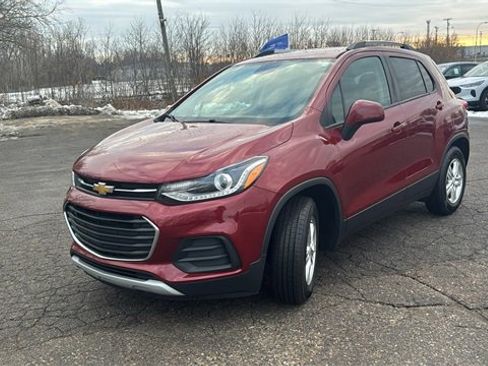 Used 2021 Chevrolet Trax LT w/ Driver Confidence Package image 7