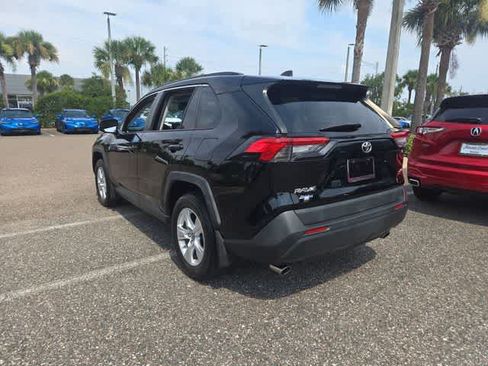 Used 2019 Toyota RAV4 XLE w/ Convenience Package FWD image 6