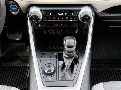 Certified 2021 Toyota RAV4 XLE AWD/4WD image 19