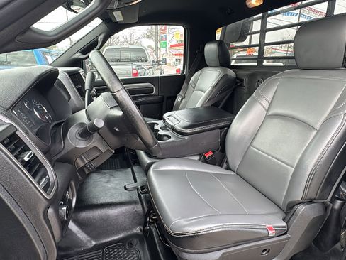 Used 2023 RAM 3500 Tradesman image 12