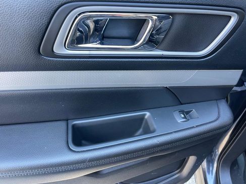 Used 2017 Ford Explorer XLT w/ Equipment Group 201A image 28