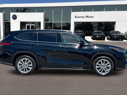 Used 2020 Toyota Highlander Limited FWD image 3