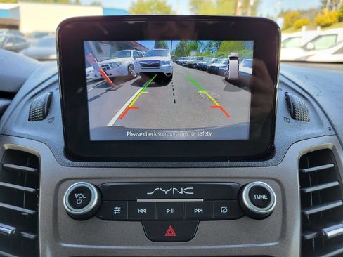 Used 2022 Ford Transit Connect XL image 9