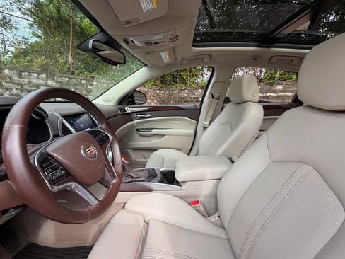 Used 2015 Cadillac SRX Luxury w/ Driver Awareness Package FWD image 16