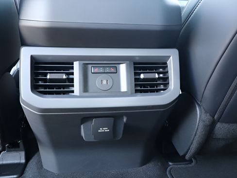 New 2026 Ford F250 Lariat w/ Black Appearance Package AWD/4WD image 24