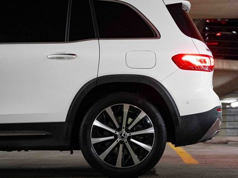 Used 2022 Mercedes-Benz GLB 250 4MATIC image 4