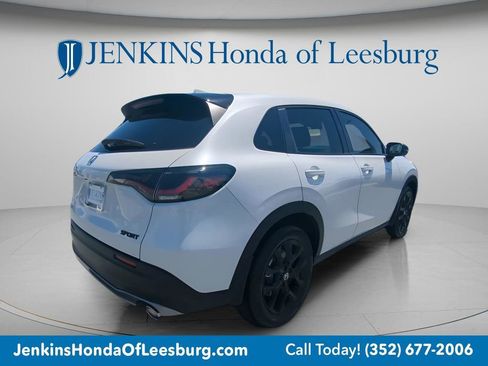 Used 2025 Honda HR-V Sport image 3