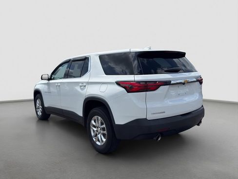 Used 2023 Chevrolet Traverse LS FWD image 4