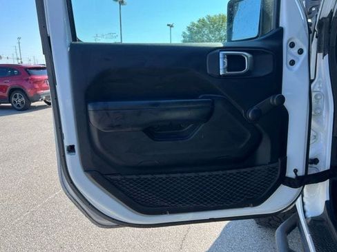 Used 2019 Jeep Wrangler Sport AWD/4WD image 10