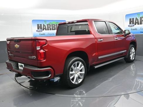Used 2026 Chevrolet Silverado 1500 High Country w/ Technology Package AWD/4WD image 5