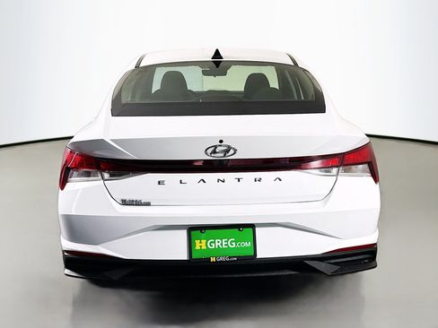 Used 2022 Hyundai Elantra SEL w/ Convenience Package FWD image 8