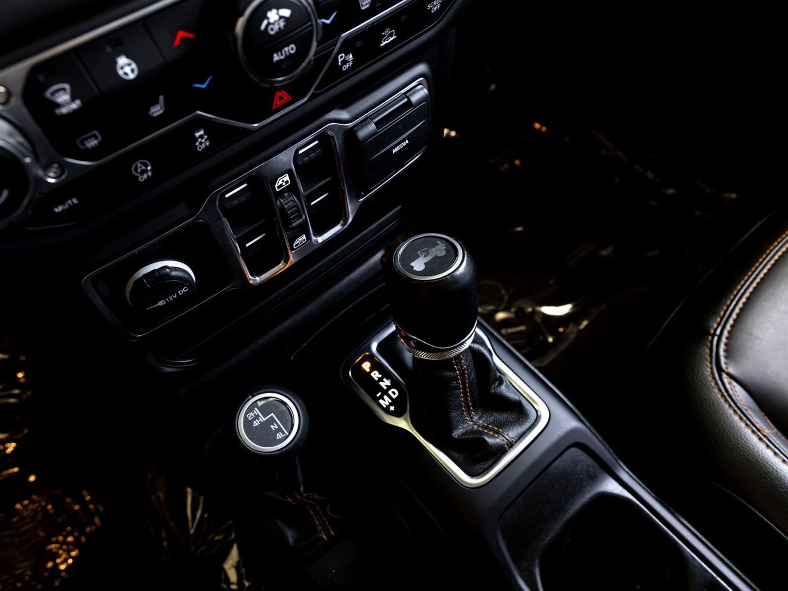 Used 2021 Jeep Wrangler Unlimited Sahara AWD/4WD image 17