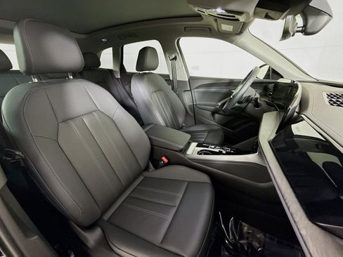 Certified 2025 Audi Q5 2.0T Premium w/ Convenience Package image 28