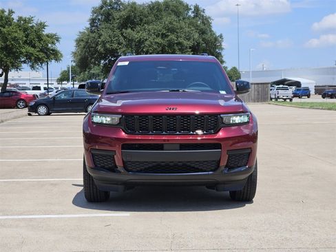 New 2025 Jeep Grand Cherokee L Altitude image 7
