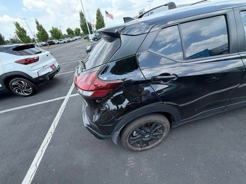 Used 2024 Nissan Kicks SV w/ Interior Electronics Package FWD image 8