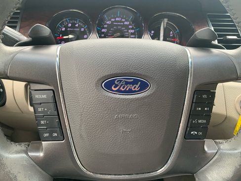 Used 2010 Ford Taurus SEL image 16