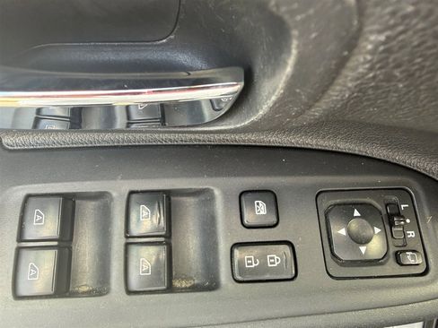 Used 2020 Mitsubishi Outlander AWD image 29
