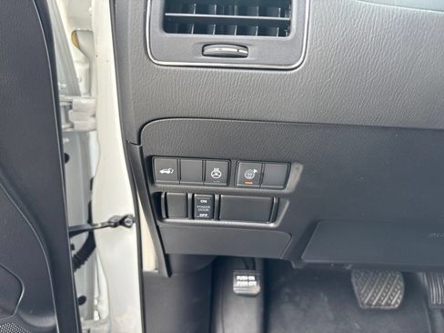 Used 2023 Nissan Armada SL w/ Captain's Chairs Package RWD image 14