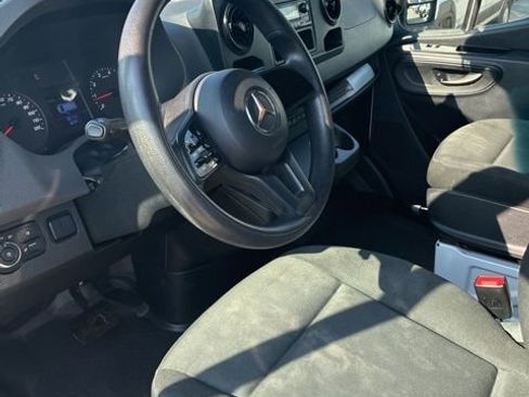 Used 2021 Mercedes-Benz Sprinter 2500 image 13