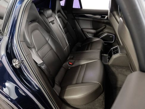 Used 2021 Porsche Panamera image 40