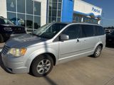 Used 2010 Chrysler Town & Country Touring image 3