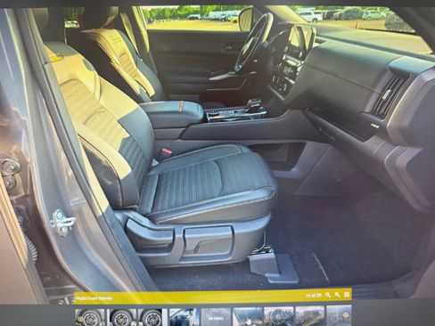 Used 2025 Nissan Pathfinder Rock Creek AWD/4WD image 12