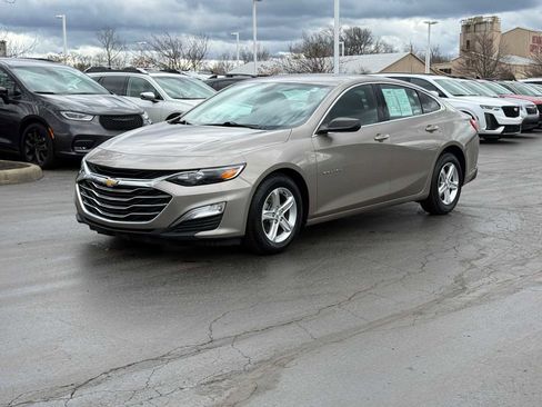 Used 2022 Chevrolet Malibu LS image 1